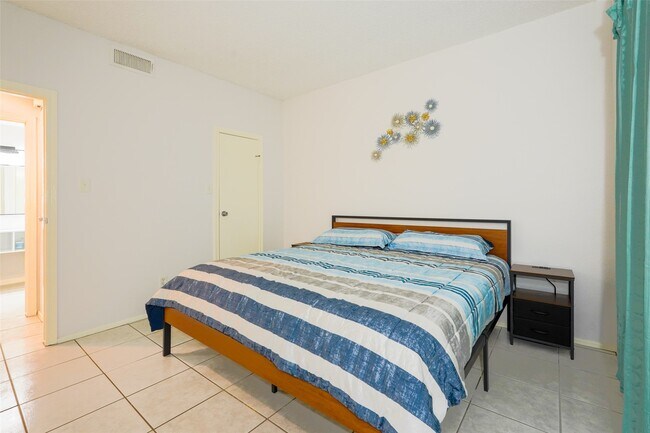 Building Photo - 7900 N Stadium Dr