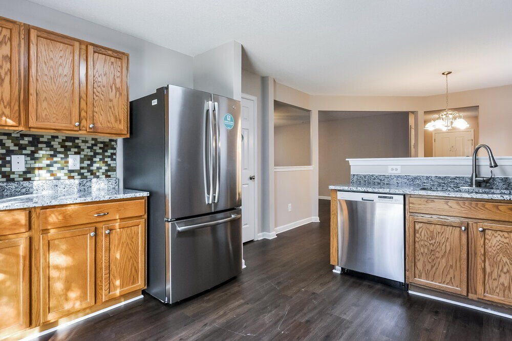 Building Photo - 21 Valleyfield Dr