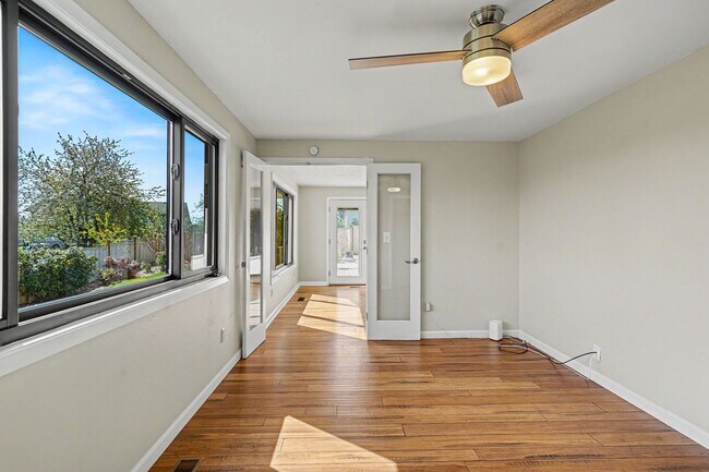 Building Photo - 4 bed, 2 bath single-level home in quiet West Salem neighborhood!