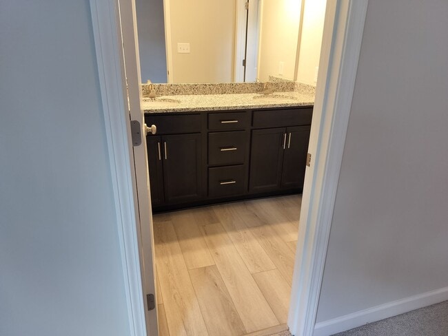 Building Photo - Hidden Gen 2