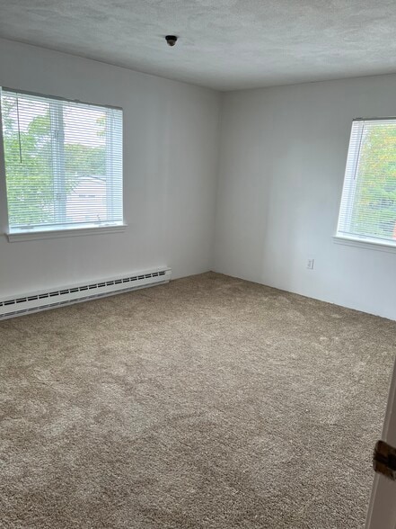 Building Photo - 33 Lodgen Ct