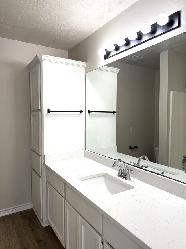 Building Photo - 2308 Antelope Ln