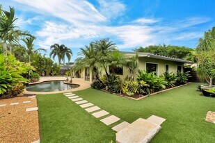 Building Photo - 2433 NE 26th Ave