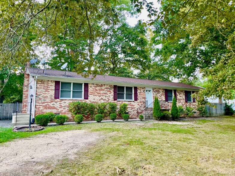 Building Photo - 26125 Cresent Ln