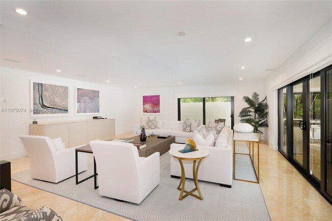 Building Photo - 7322 Vistalmar St