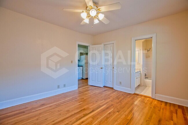 Building Photo - 867 Rosedale Rd NE