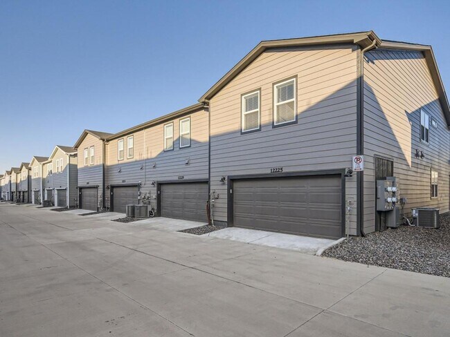 Building Photo - 12225 Creamery St