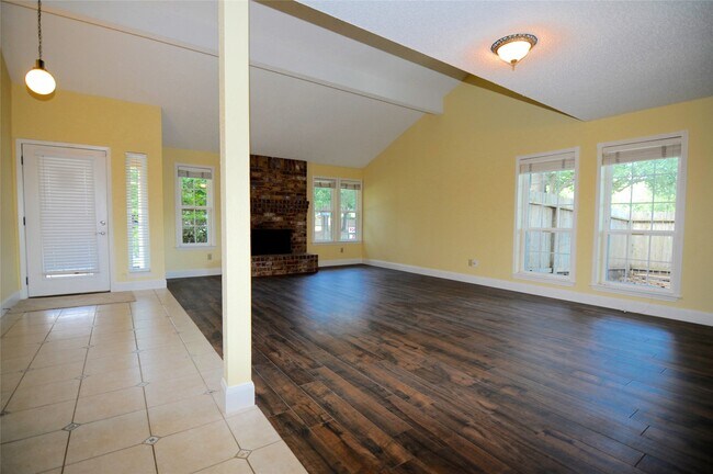 Building Photo - 1903 Brushy Creek Dr