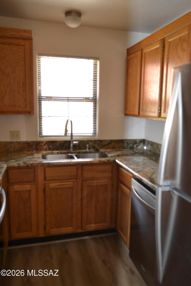 Building Photo - 5376 N Calle Del Rocio