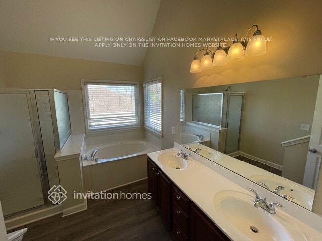 Building Photo - 17400 Cambridge Grove Dr