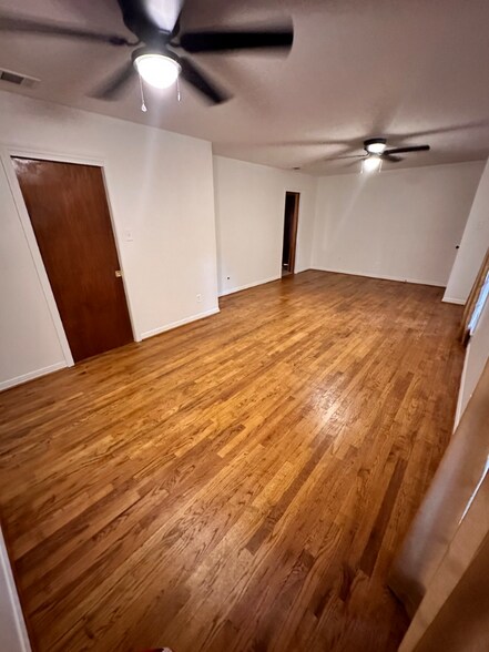 Building Photo - 538 Hillview Rd