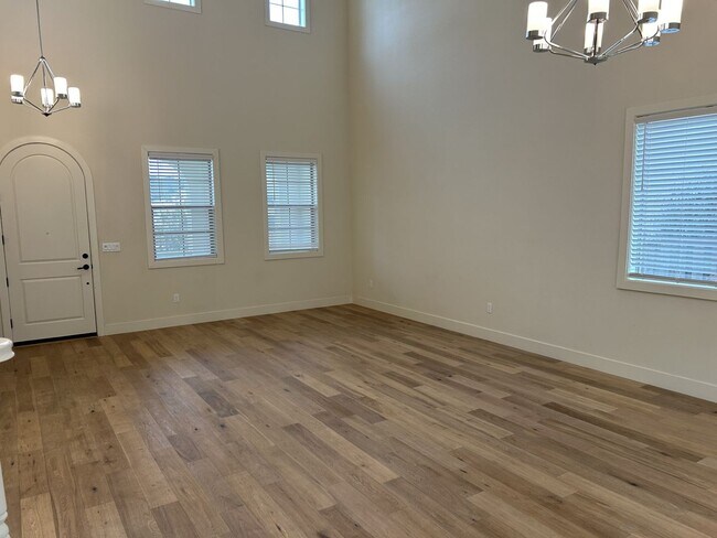 Building Photo - Beautiful Elegant Fountaingrove Home