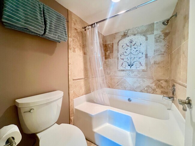 Building Photo - 3870 N Hwy A1A