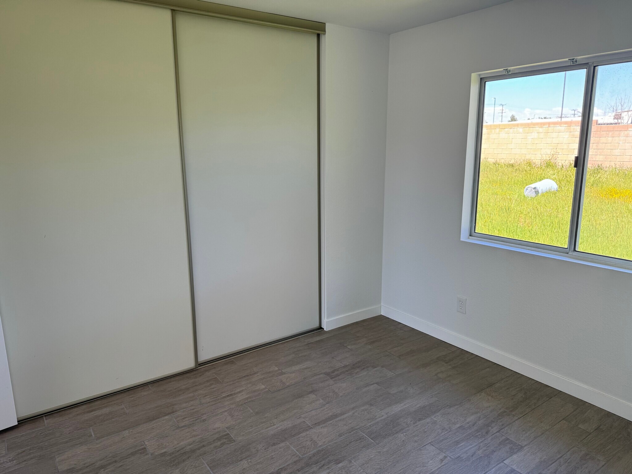 Building Photo - 366 Samsara Ct