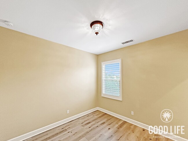 Building Photo - Stunning 3Bd/3.5Ba Home in Irvine w/Large Patio, Modern Design and 2 Master Suites!