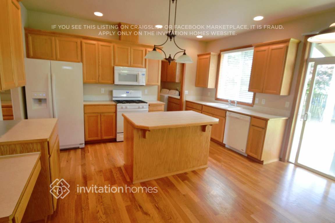 Building Photo - 1705 Peach Park Ln