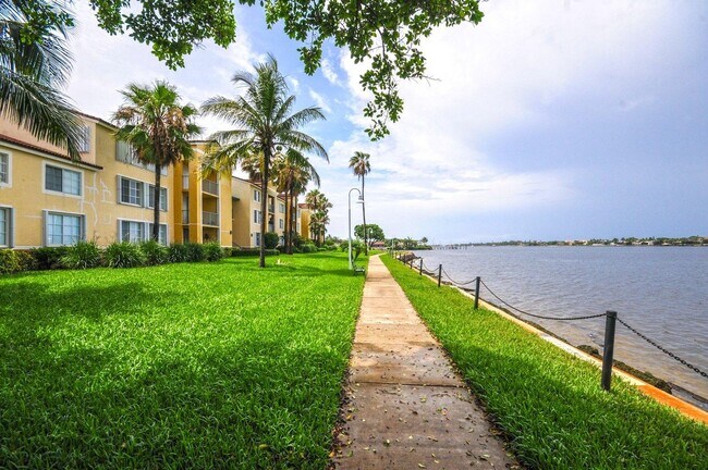 Building Photo - 103 Yacht Club Way