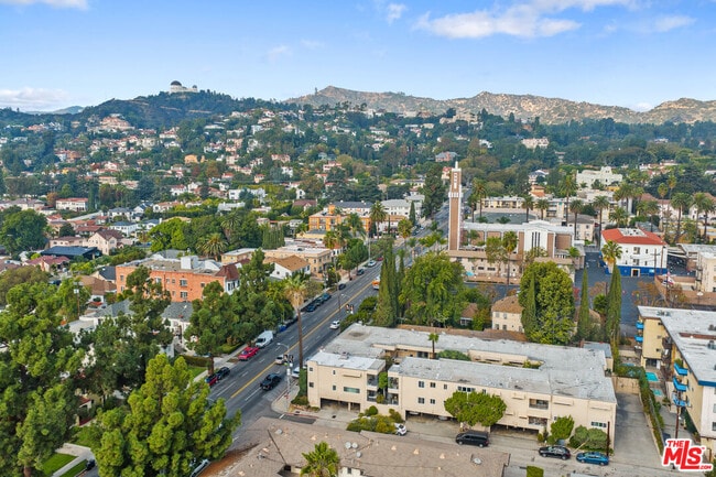 Building Photo - 2030 N Vermont Ave