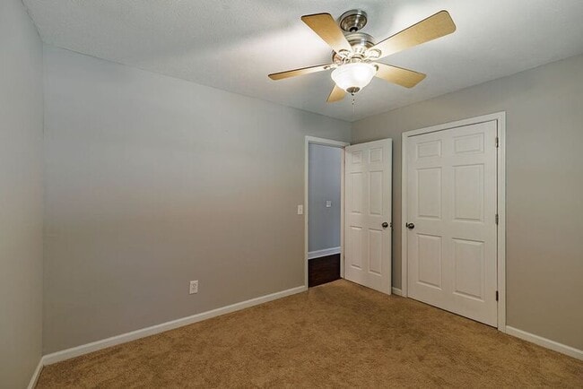 Building Photo - 145 VFW Dr