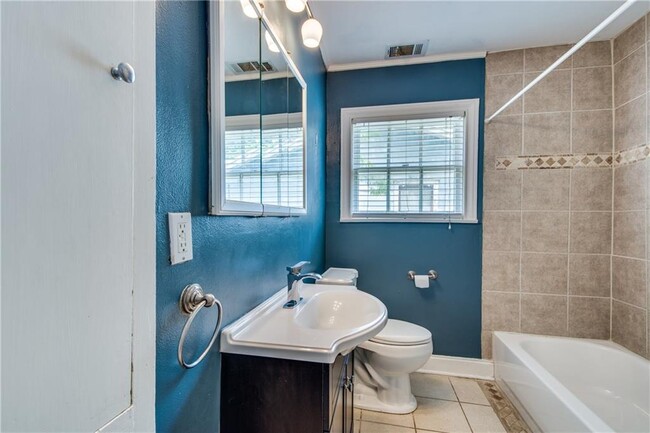 Building Photo - 2206 Iva Ln