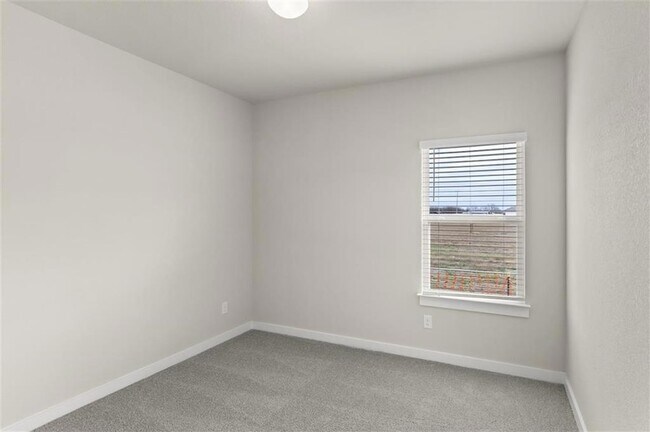 Building Photo - 195 Hortus Dr