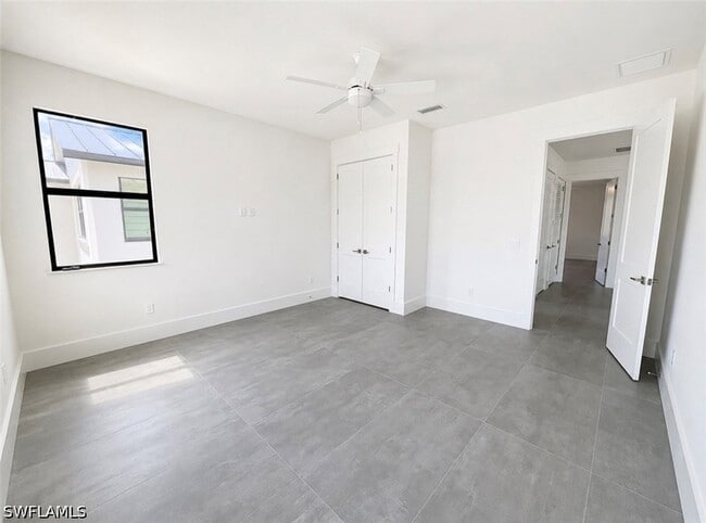 Building Photo - 2727 Van Buren Ave
