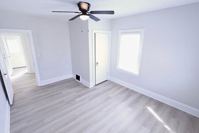 Building Photo - 295 Noble Ave