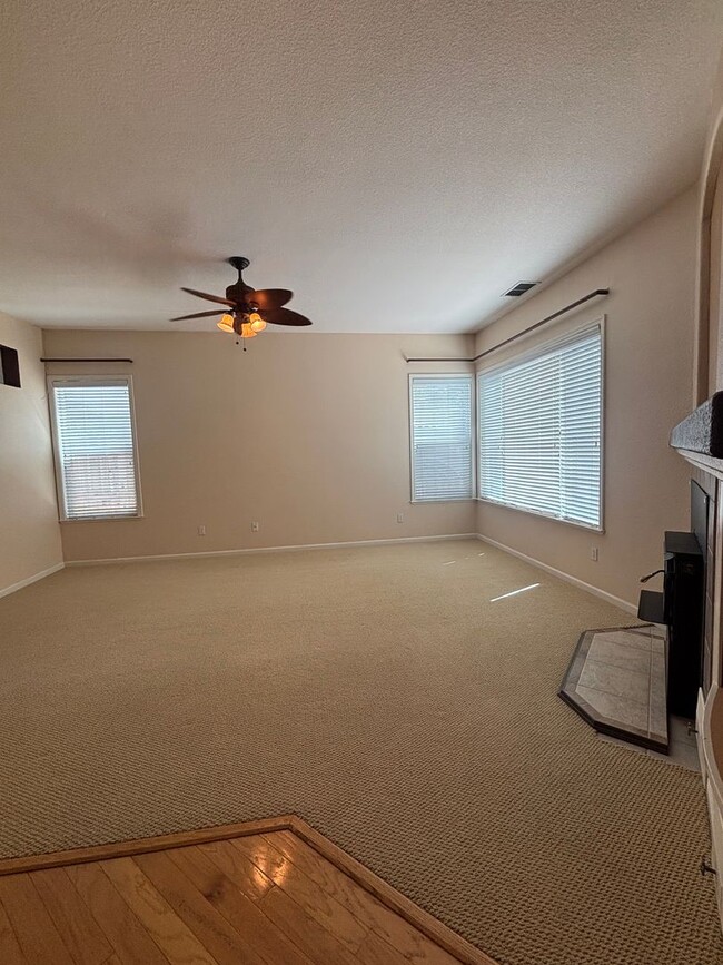 Building Photo - BEAUTIFUL 4-BEDROOM HOME IN ELK GROVE!!
