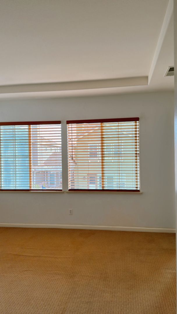 Building Photo - MOVE IN SPECIAL!!!! Month of November free