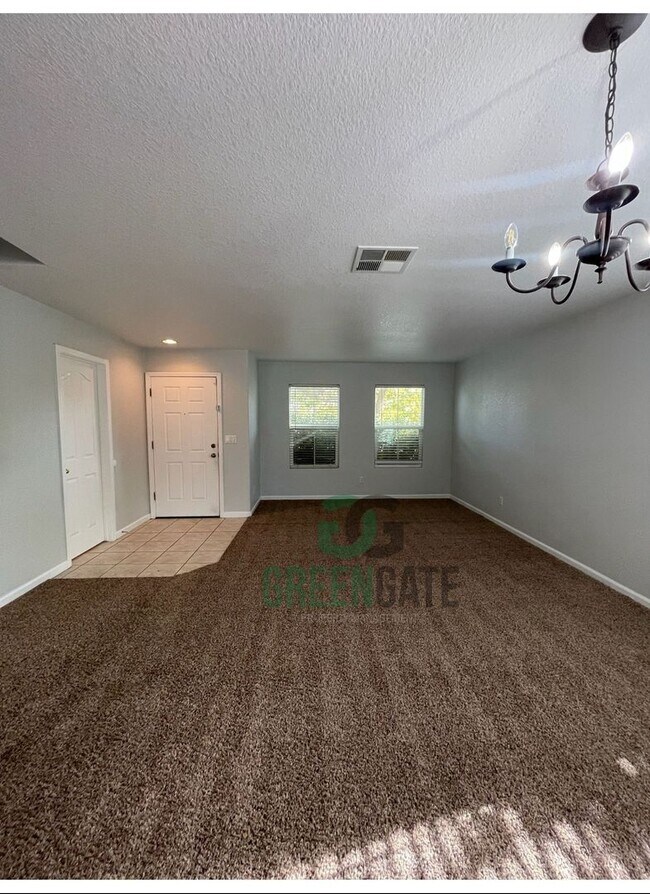 Building Photo - Two story 4 bedroom, 2.5 bath home in Stockton! AVAILABLE NOW!!