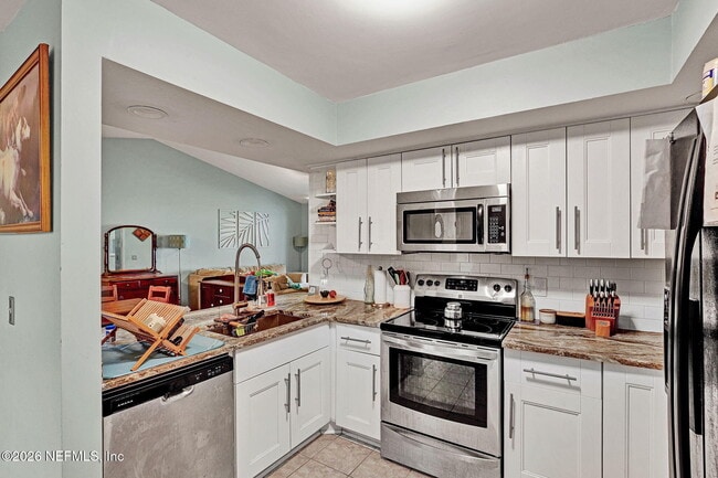 Building Photo - 2521 White Horse Rd E