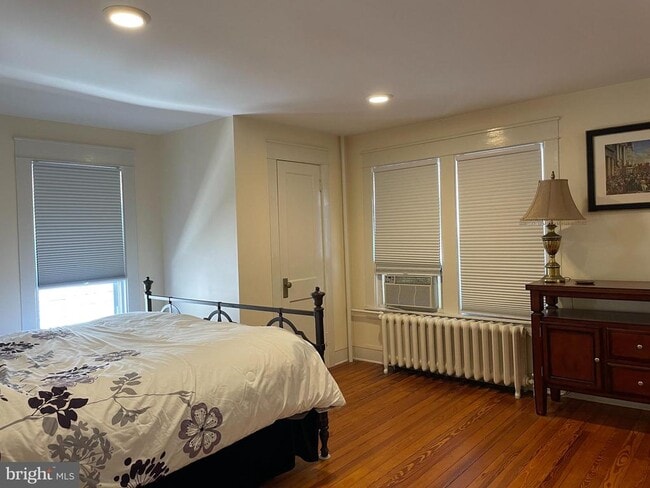 Building Photo - 7103 Ventnor Ave