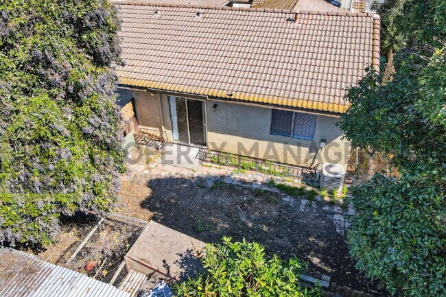 Building Photo - 8991 Fox Creek Dr