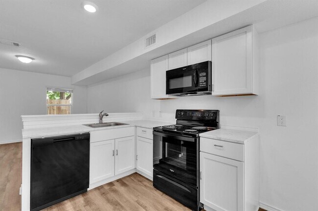 Building Photo - 350 Debus Dr