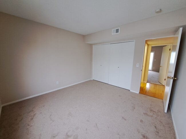 Building Photo - 4339 W Sarah St