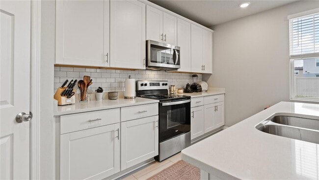 Building Photo - 5291 Meredrew Ln
