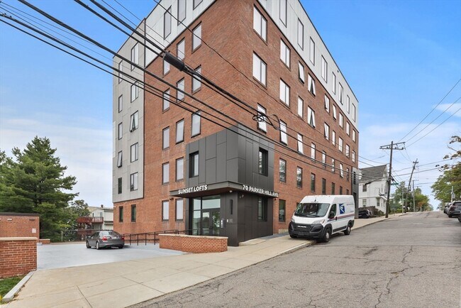 Building Photo - 70 Parker Hill Ave