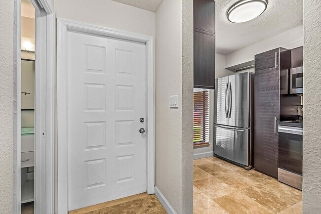 Building Photo - 2700 S Oakland Forest Dr