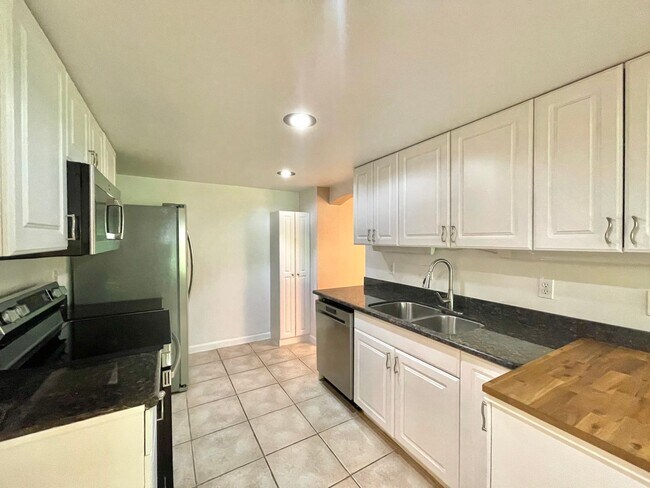 Building Photo - 14033 SE 185th Pl