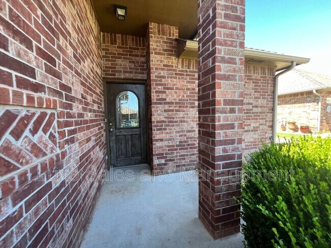 Building Photo - 509 SW 124th Pl
