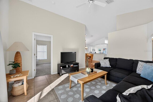 Building Photo - 355 High Point Dr