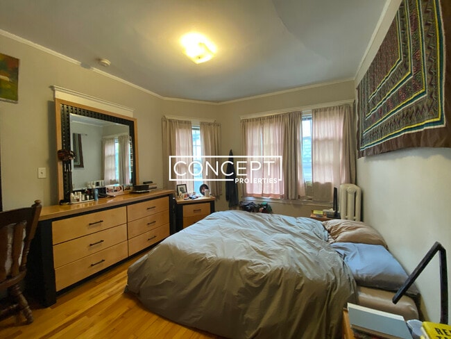 Building Photo - 11 Story St