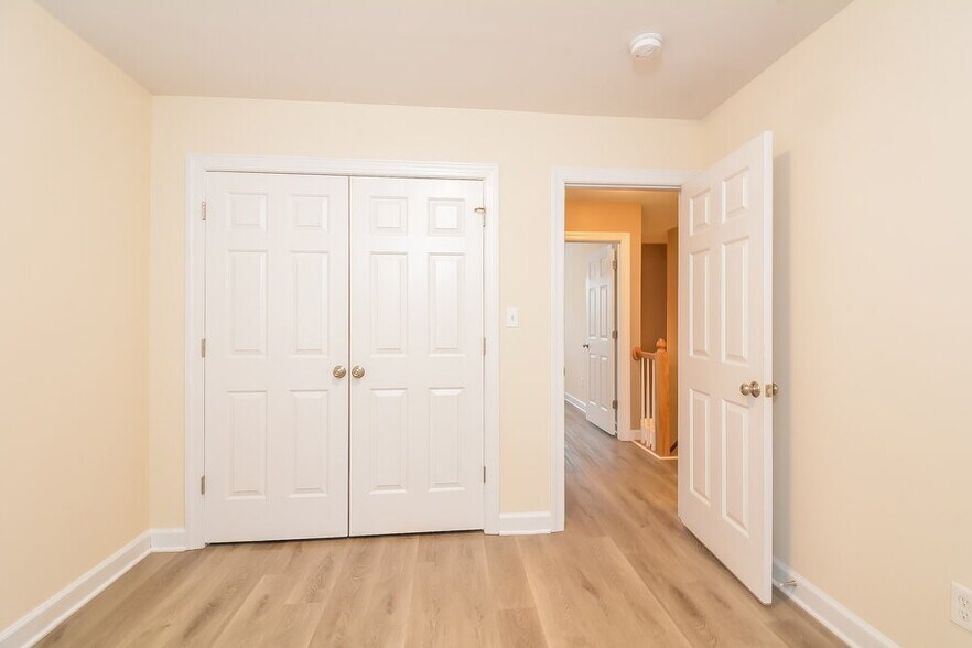 Building Photo - 235 Manchester Trail