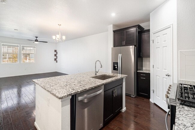 Building Photo - 221 Jackson Dr