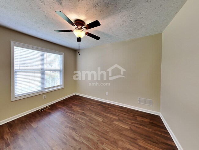 Building Photo - 3930 Pheasant Run Trce