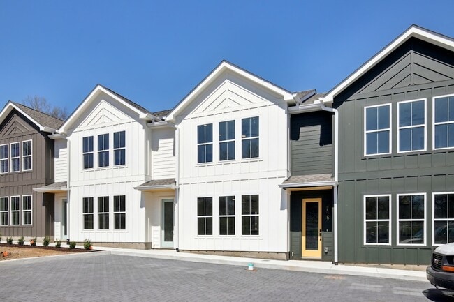 Building Photo - 361 Archwood Dr