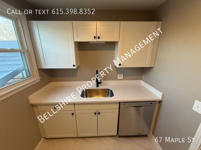 Building Photo - 67 Maple St