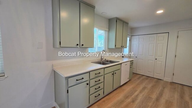 Building Photo - 1461 Hussman Ave