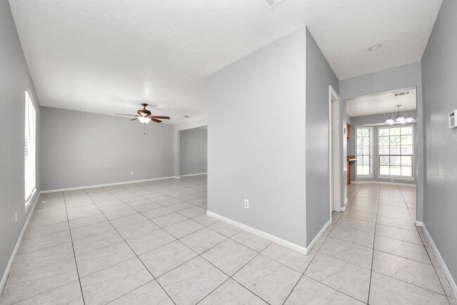 Building Photo - 16006 Autumn Falls Ln