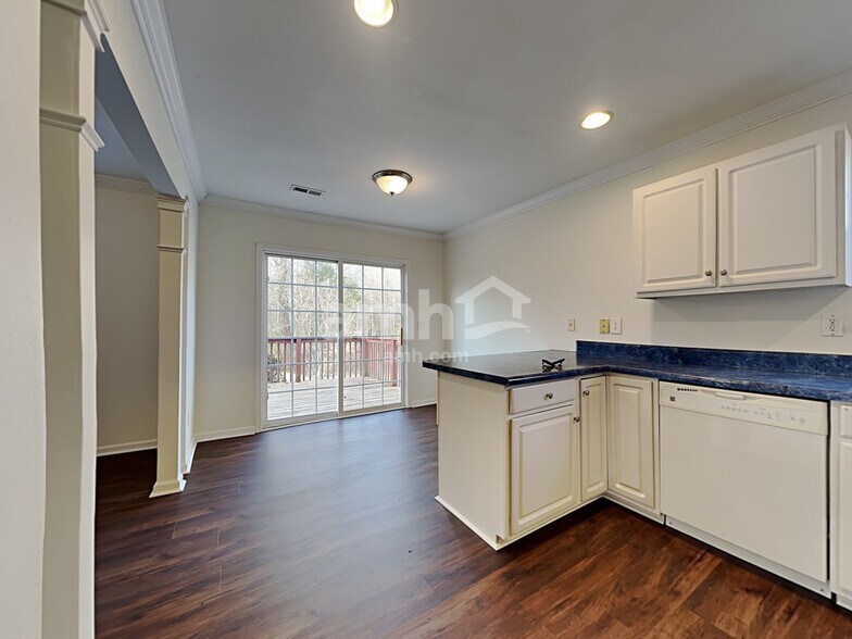Building Photo - 101 Kingscreek Dr